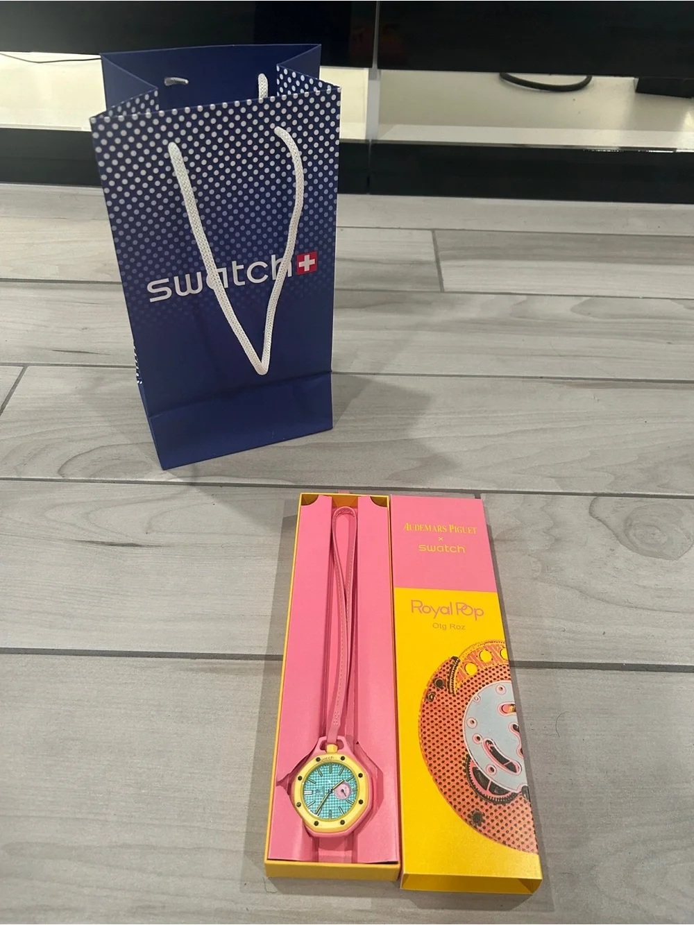 Swatch Royal Pop Otg Roz Watch